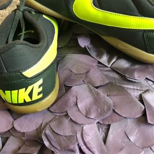 nike better world tennis